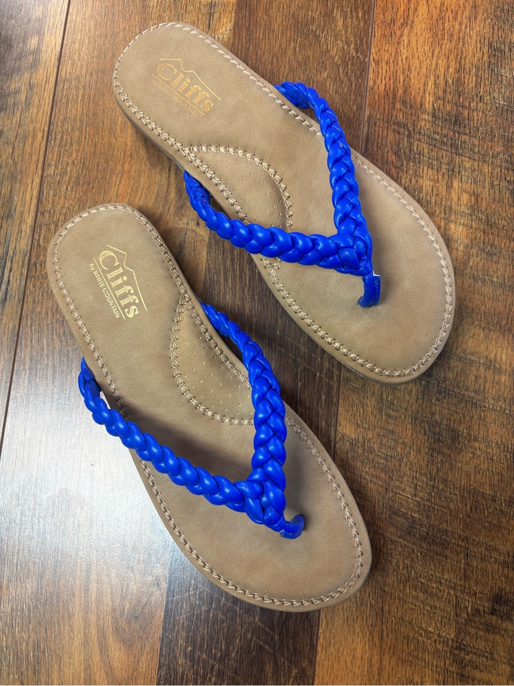 Cliffs by White Mountain vibrant blue braided Freedom flip-flops size 7.